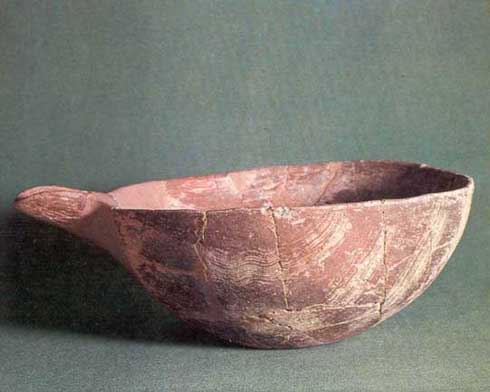 Кубок с орнаментом, напоминающим след гребня. 3500-3000 до н.э.